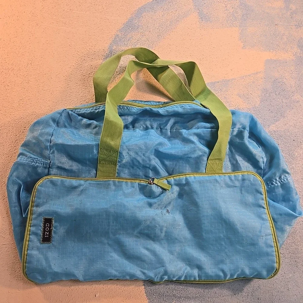 IZOD Unisex Packable Duffle Bag Blue Green Handle Foldaway Weekender Travel Tote